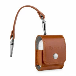 StilGut - AirPods Case Aus Leder Mit Lederband & Karabiner 14 StilGut - AirPods Case Aus Leder Mit Lederband & Karabiner -StilGut Verkaufs-Shop airpods case aus leder mit lederband karabiner cognac 01